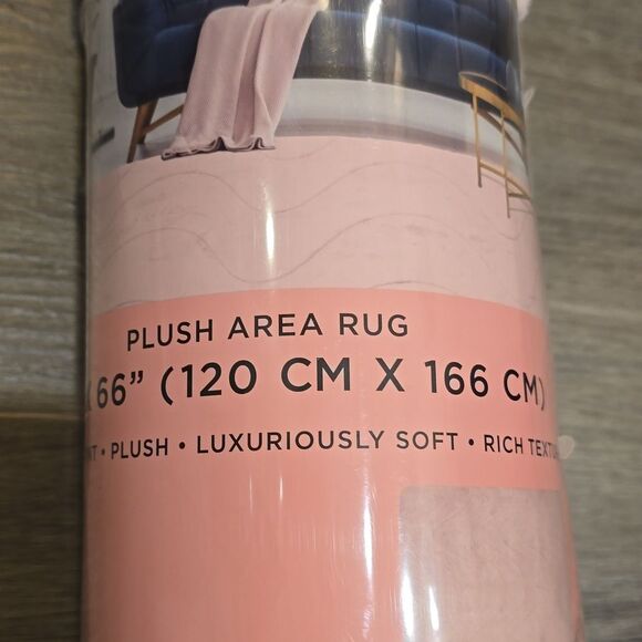 Juicy Couture Home Wavy Plush Area Rug - Picture 4 of 6